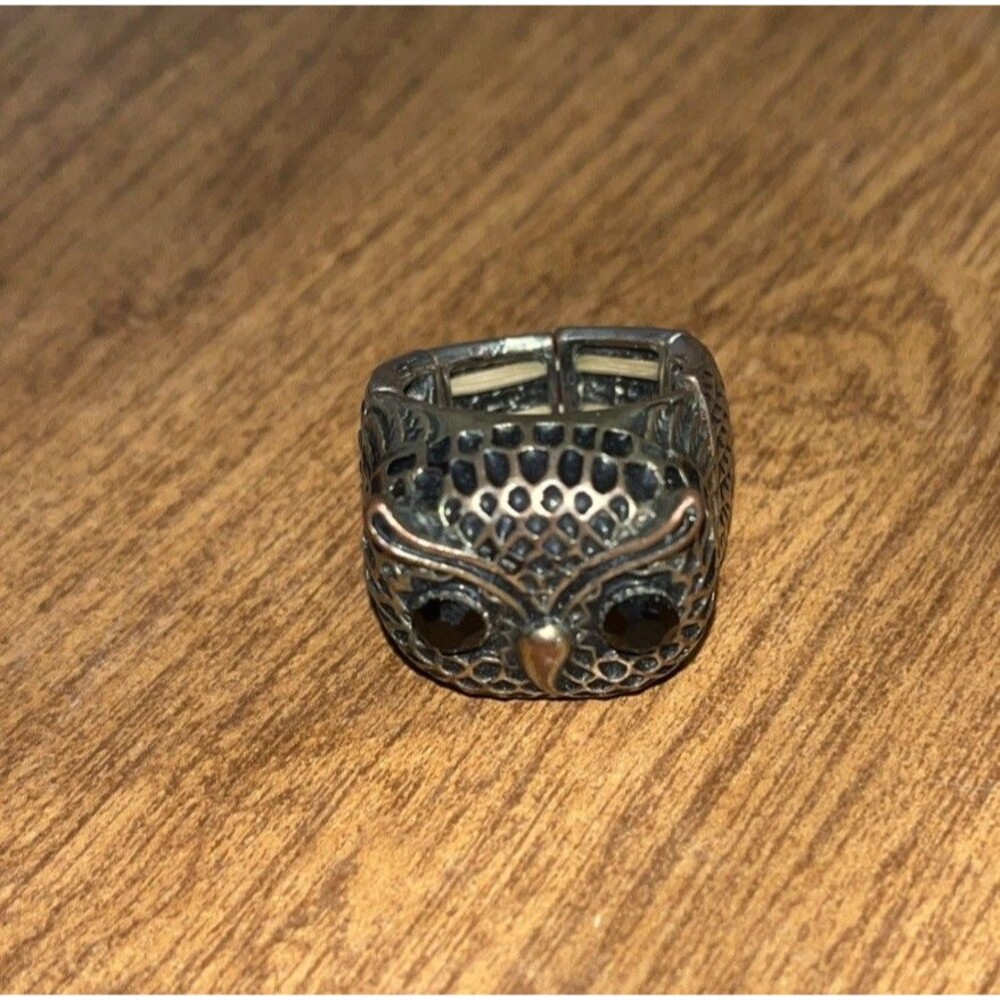 Silver Tone Owl Face Black Rhinestone Ring stretch band
